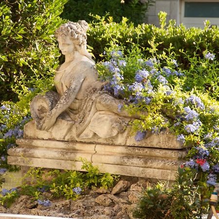 La Gran Dama Bed & Breakfast Roseto Degli Abruzzi Exterior photo