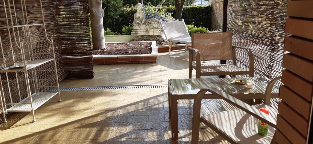 La Gran Dama Bed & Breakfast Roseto Degli Abruzzi Exterior photo