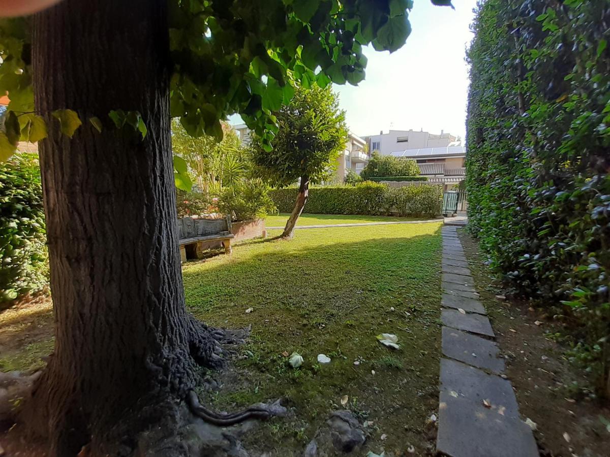 La Gran Dama Bed & Breakfast Roseto Degli Abruzzi Exterior photo
